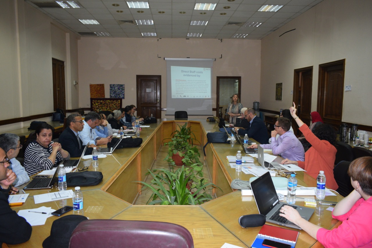 إجتماع المشروع النصف سنوي في جامعة عين شمس بمصر